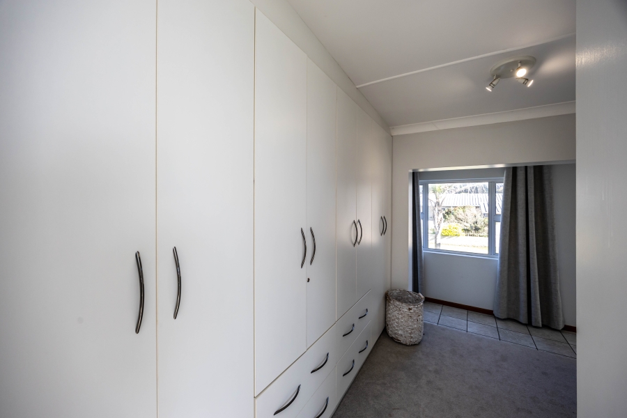 To Let 4 Bedroom Property for Rent in Kidds Beach Eastern Cape